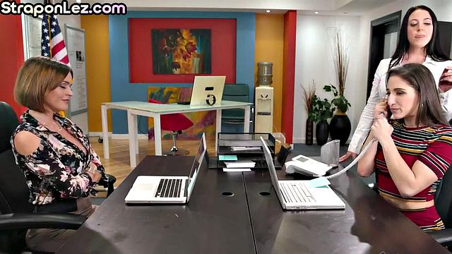 Bigbooty babes analtoying each other