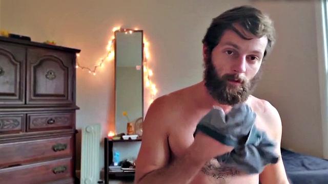 Bearded jock jerks and fingers his lubed asshole for cumshot