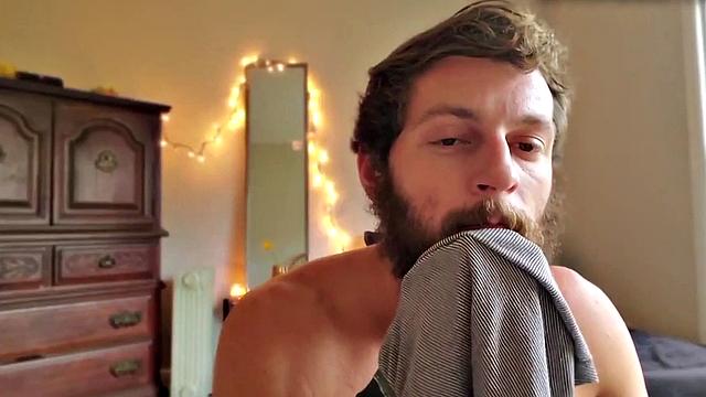 Bearded jock jerks and fingers his lubed asshole for cumshot
