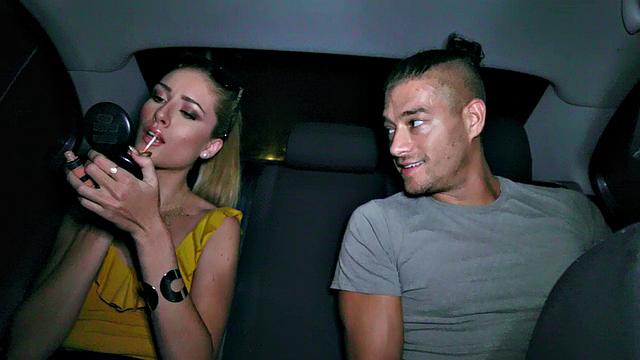 American babe with ponytail gets her pussy licked & fucked while kissing and blowing