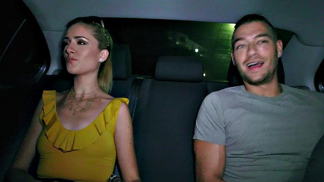 American babe with ponytail gets her pussy licked & fucked while kissing and blowing