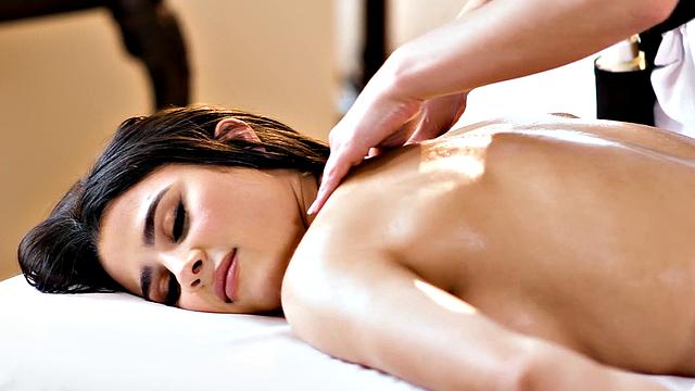 GIRLSWAY - Pervert Masseuse Wants To Offer Hot Client More Than A Basic Massage