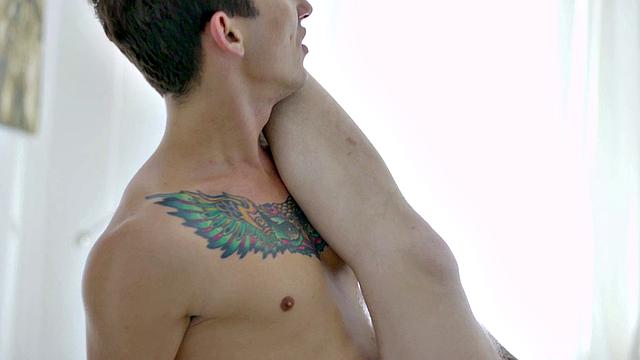 Sensual bareback twinks fuck after erotic kissing