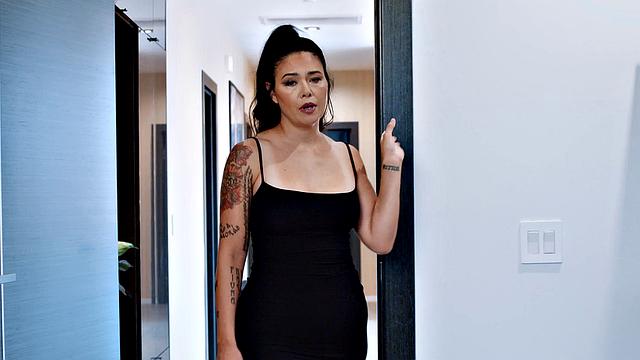 UP CLOSE - Gorgeous Horny MILF Dana Vespoli Challenges Herself With HUGE Dick!