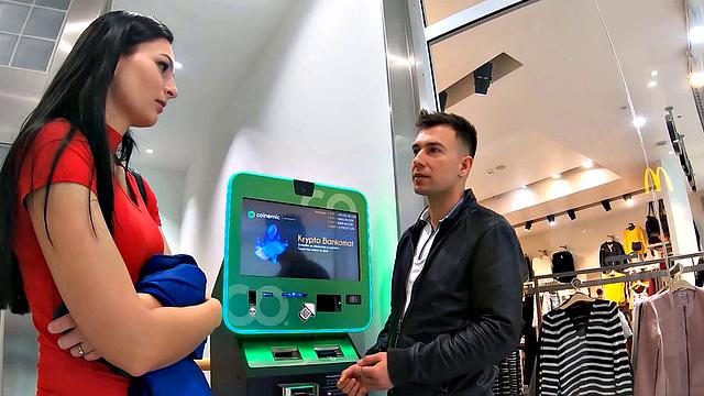 HUNT4K. The best gift from a wife is the chance to earn money thanks to pussy