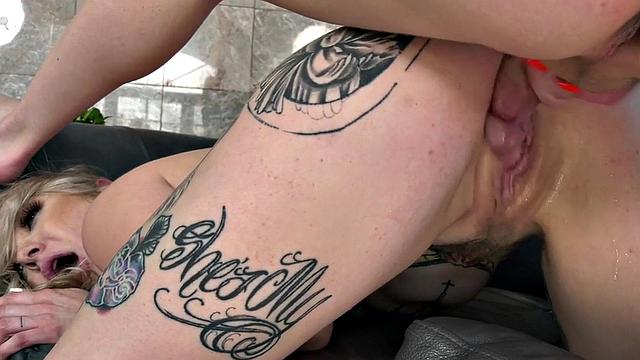 Dominant Tranny fucks tattooed babe n rides her toy