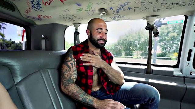 BBC guy pounds and pounds bareback on IR-Par�� in car after casting call