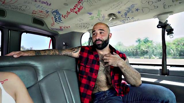 BBC guy pounds and pounds bareback on IR-Par�� in car after casting call