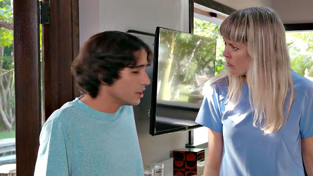 Short fellow fucks mature on massage till cum in mouth