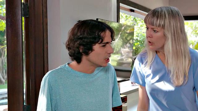 Short fellow fucks mature on massage till cum in mouth