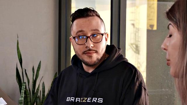 мощная milf разносит офис по полной