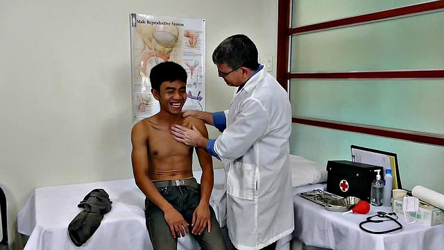 Asian twink blows before breeded by mature doctor