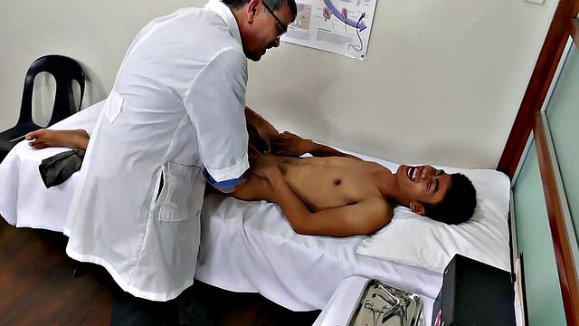 Asian twink blows before breeded by mature doctor