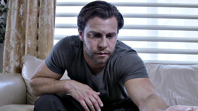 на приёме у врача блондинка сдаёт не только анализы