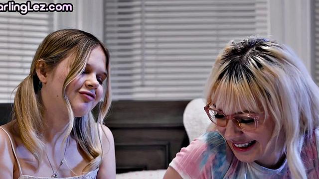 Sweet 21yo lesbian scissoring her BFF after facesitting