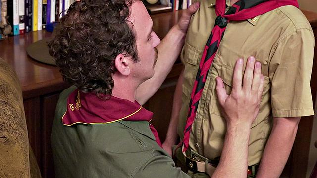 Amateur bottom stud pounded in doggy style by jock