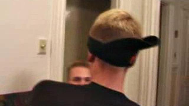 Лейзи и Тай сосут большой член и доводят до кончи