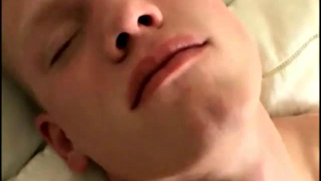 коопера жёстко трахают на маминой кровати - джош не щадит