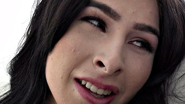 Dyke tgirl sucked before sex in couple after seduction