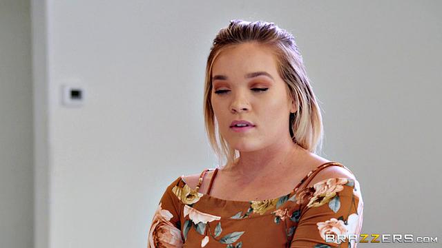 Мамаша застукала ловеласа за выходкой и наказывает своей жопой