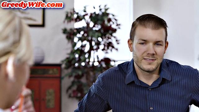 Stunning cougar cockriding