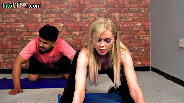 Athletic CFNM babes wanking a lucky guy