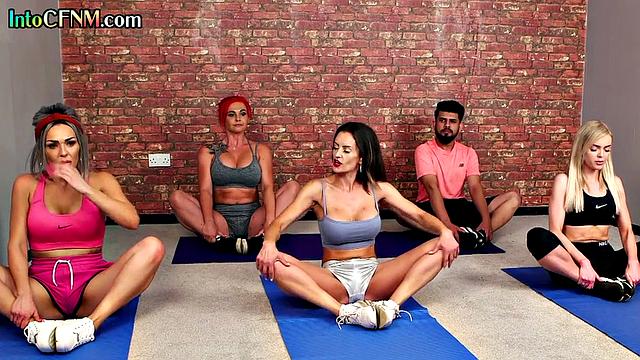 Athletic CFNM babes wanking a lucky guy