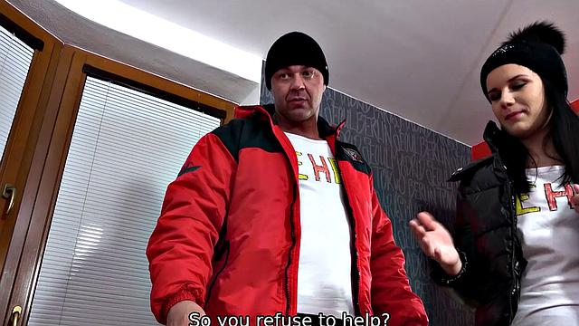 HUNT4K. Helping hand