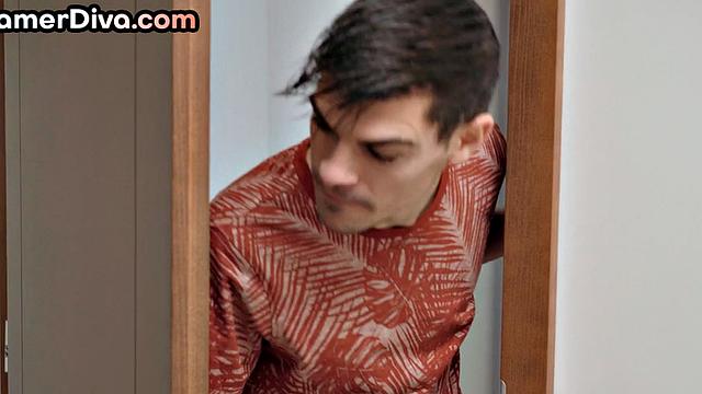 Stunning gaming bae sucks cock and gets pussylicked in 69 pose