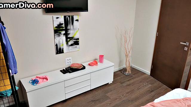 Stunning gaming bae sucks cock and gets pussylicked in 69 pose