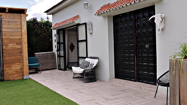 Ellie Luna, Sofi Vega: Two In Bed