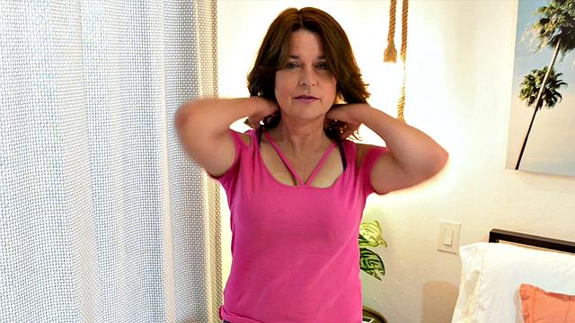 Kelly Scott Teases and Pleases