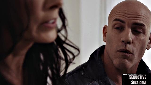 Naughty bigbooty babe bouncing lover