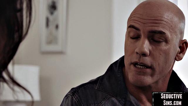 Naughty bigbooty babe bouncing lover