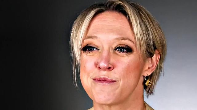 Fuqtube: Daphne Rosen caressing her cunt