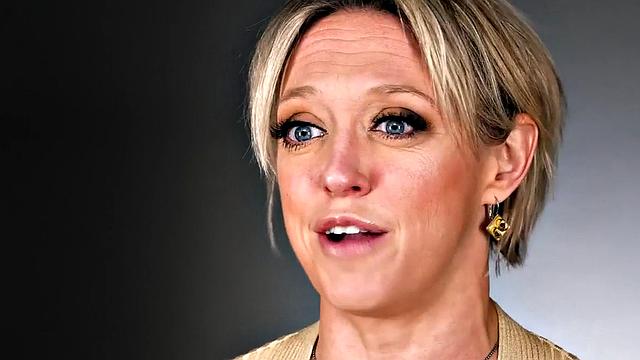 Fuqtube: Daphne Rosen caressing her cunt