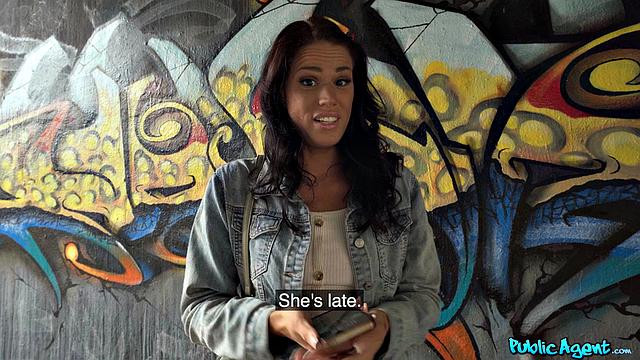 Соблазнил брюнетку в чулках, трахнул как хотел, сперма на лице Christy Ley.