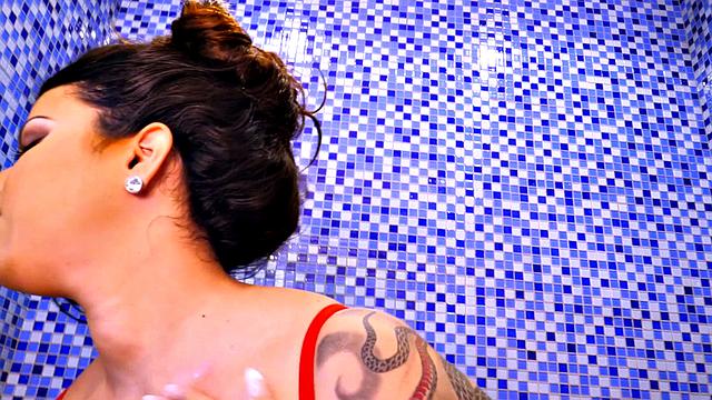 Lana Blanc: Body Shine