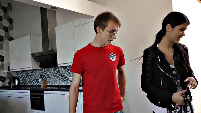 HUNT4K. Svelte brunette cheats on BF to earn cash for vacation