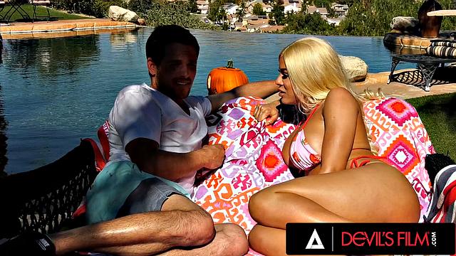 DEVILS FILM - Gorgeous MILF Luna Star Squirts While Getting Fucked Outside