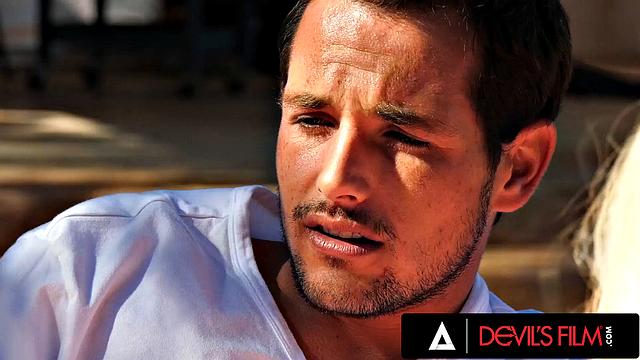 зрелая латинка luna star кончает струей на улице от большого члена