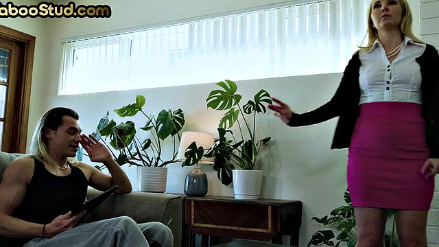 Taboo stud barebacked by stepbrother with body