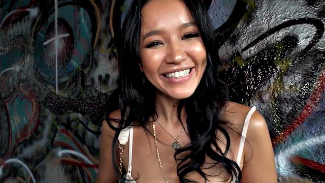 Public amateur Latina bae doggystyled outdoor POV