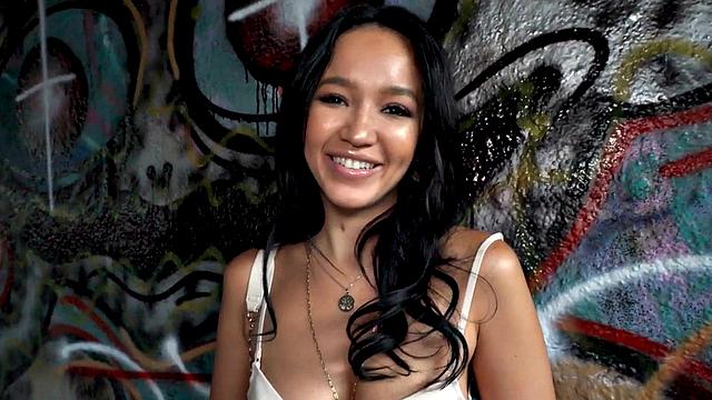 Public amateur Latina bae doggystyled outdoor POV