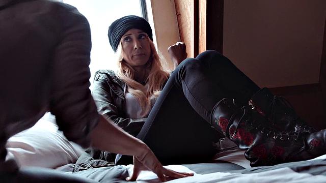 Hairy 19yo perverted seduced by licking nympho Lesbo