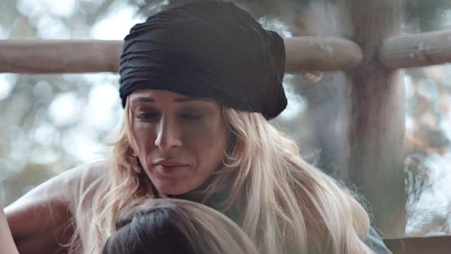 Hairy 19yo perverted seduced by licking nympho Lesbo