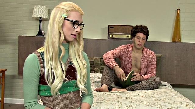 Trans babe jerking until cumming while with stepdad