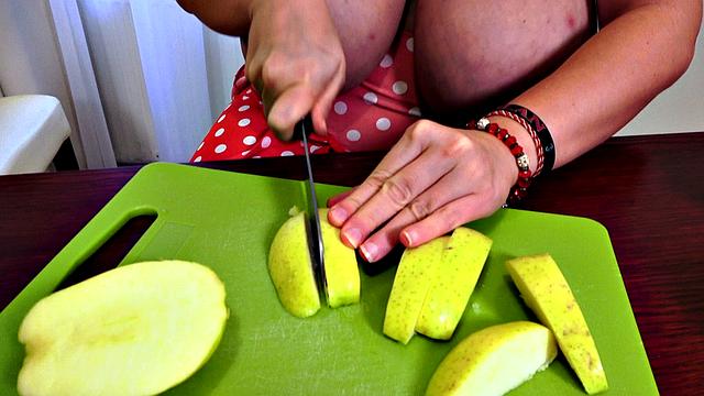 Snackin' With Cute Kitty