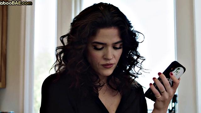 Secretary deepthroating lovers dick