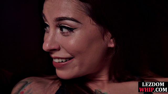 Lezdom cuntfingering kinky lez